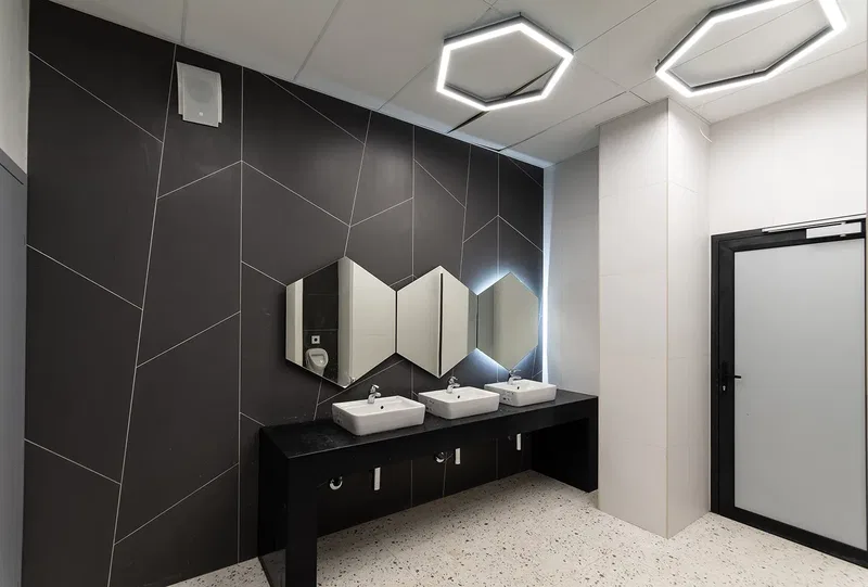 St. Petersburg'da Bronka Group ile Birlikte Modern Bir Ofis
