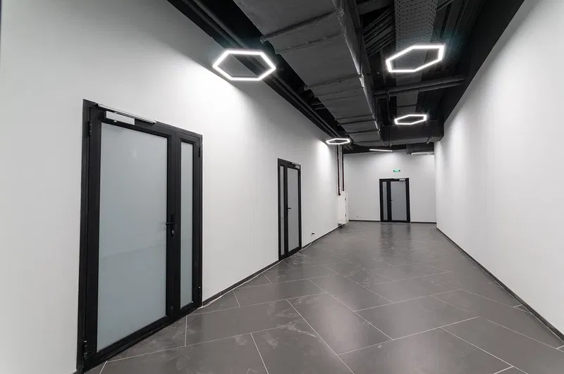 St. Petersburg'da Bronka Group ile Birlikte Modern Bir Ofis