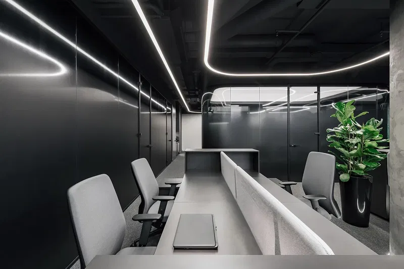 Kavisli Lineer Armatürlü Ofis