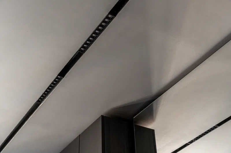Koyu Tonların Hakim Olduğu Daire Projemiz