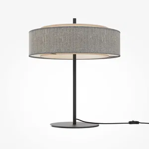 Настольный светильник Maytoni MOD613TL-02GR
