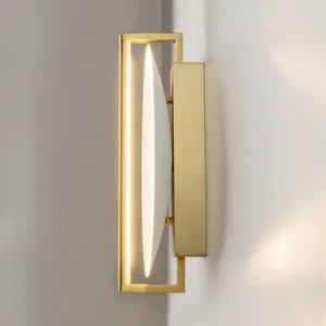 Настенный светильник (бра) Maytoni MOD279WL-L14G3K