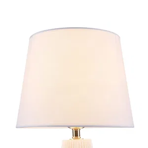 Настольный светильник Maytoni Z181-TL-01-W