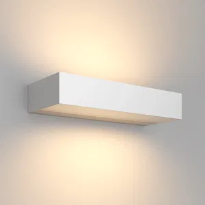 Уличный настенный светильник Outdoor O428WL-L20W3K