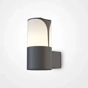 Уличный настенный светильник Outdoor O016WL-01B