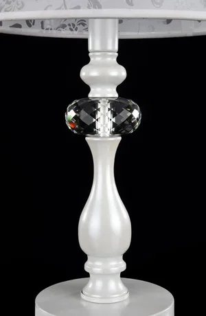 Настольный светильник Freya FR2306-TL-01-W