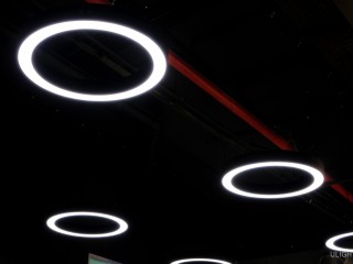 Серия подвесных светодиодных светильников кольцеобразной формы Halo!