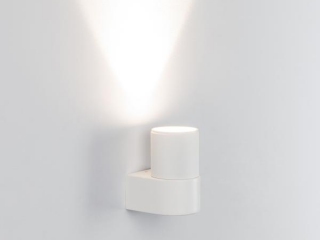 Светильник предназначен для освещения торговых, офисных, жилых и других помещений. Высокий индекс цветопередачи (CRI>90) обеспечивает точное восприятие цветовых оттенков. Светильник имеет высокую светоотдачу и позволяет экономить до 90% электроэнергии, потребляемой лампами накаливания той же яркости.