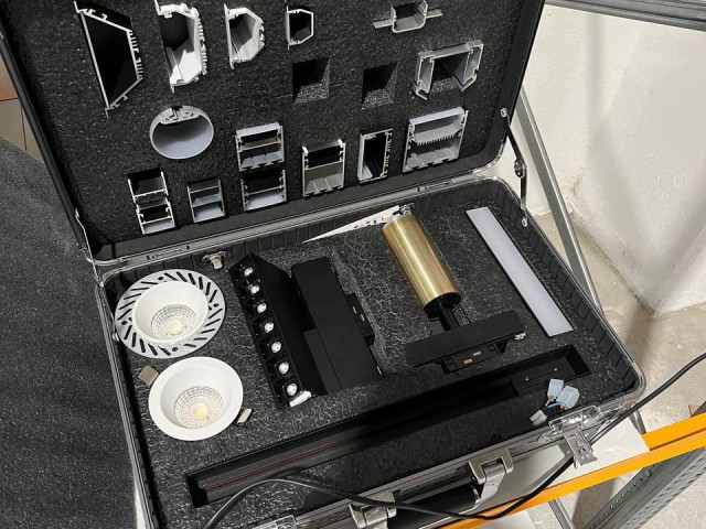 Чемодан 6063 фото:1