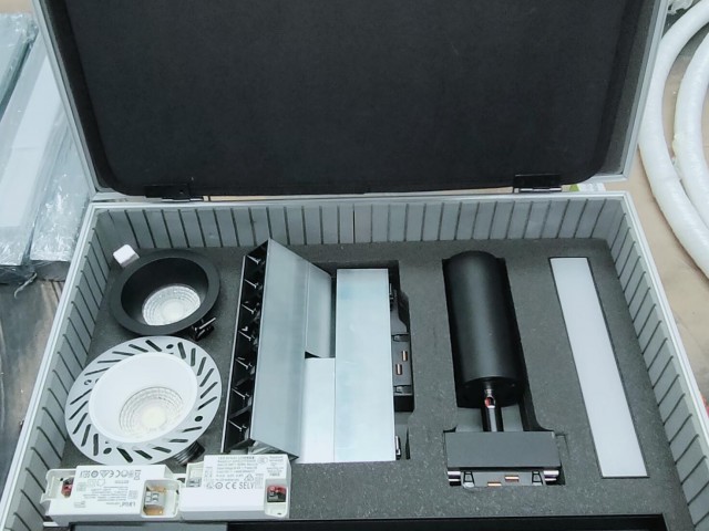 Чемодан 6063 фото:2