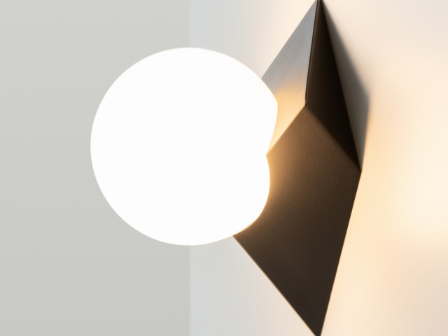 Настенный светильник (бра) Maytoni MOD445WL-01B фото:1