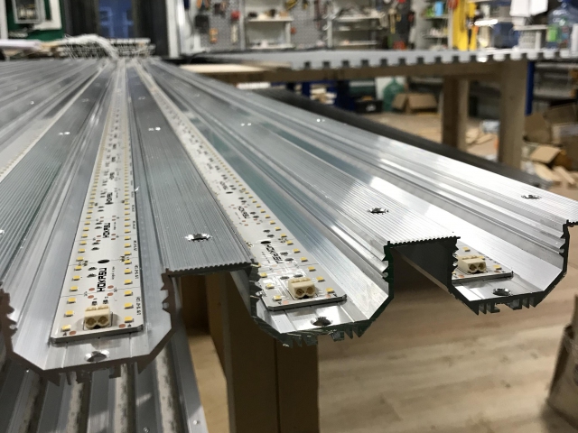 Профиль HOKASU 49/32 edgeless Фото:10