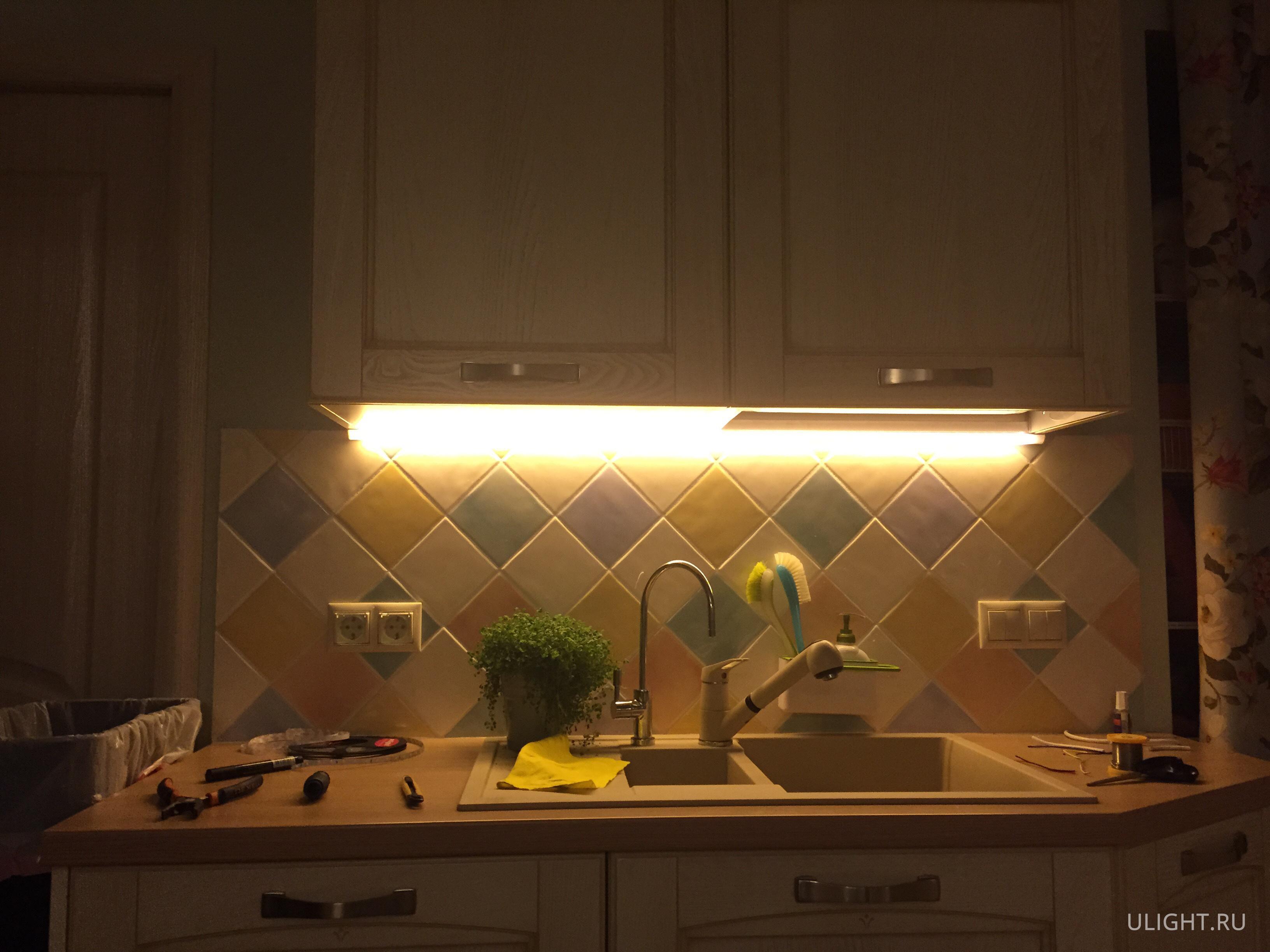 Подсветка полок на кухне